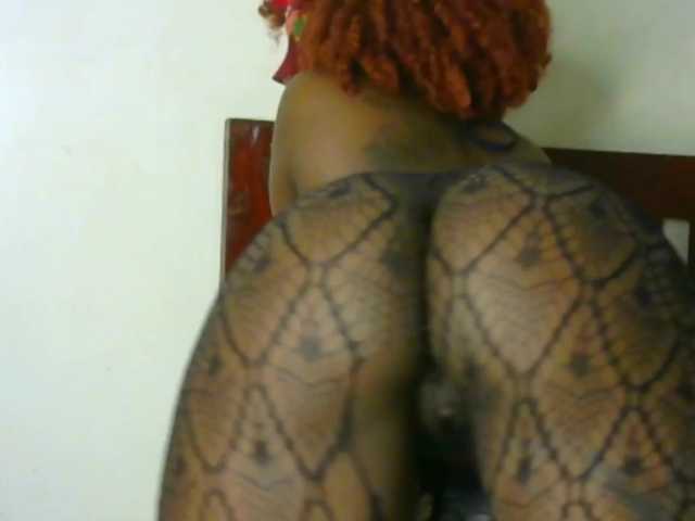 candychic's BongaCams show and profile