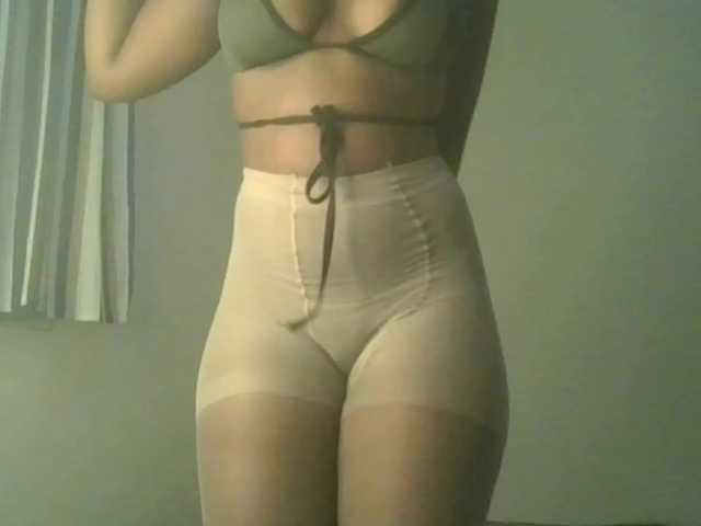 candychic's BongaCams show and profile