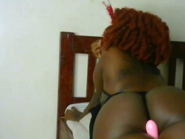 candychic's BongaCams show and profile