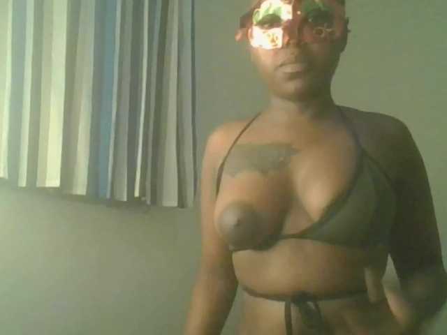 candychic's BongaCams show and profile