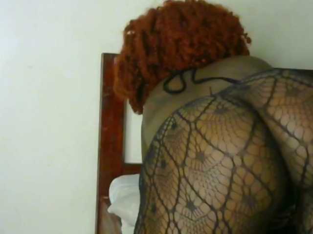 candychic's BongaCams show and profile