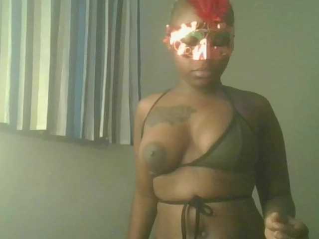 candychic's BongaCams show and profile