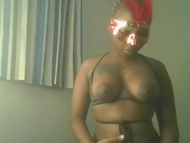 candychic's BongaCams show and profile