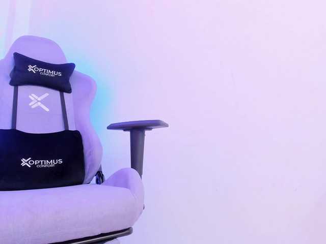 Saamii-robertss01's BongaCams show and profile