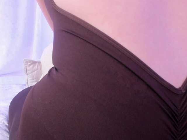 Saamii-robertss01's BongaCams show and profile