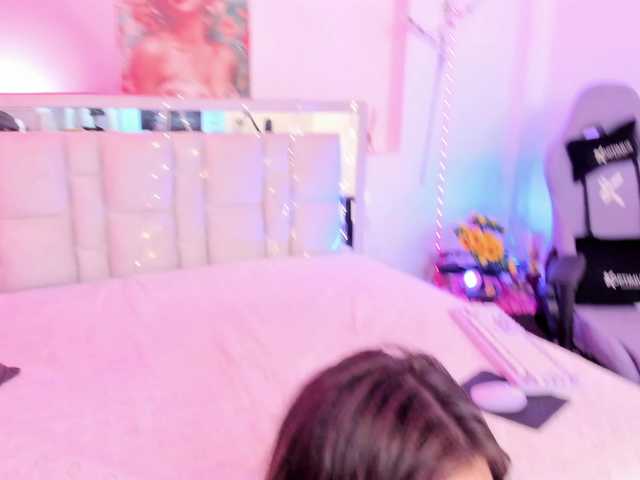 Saamii-robertss01's BongaCams show and profile
