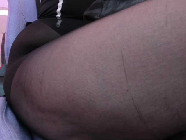 Saamii-robertss01's BongaCams show and profile