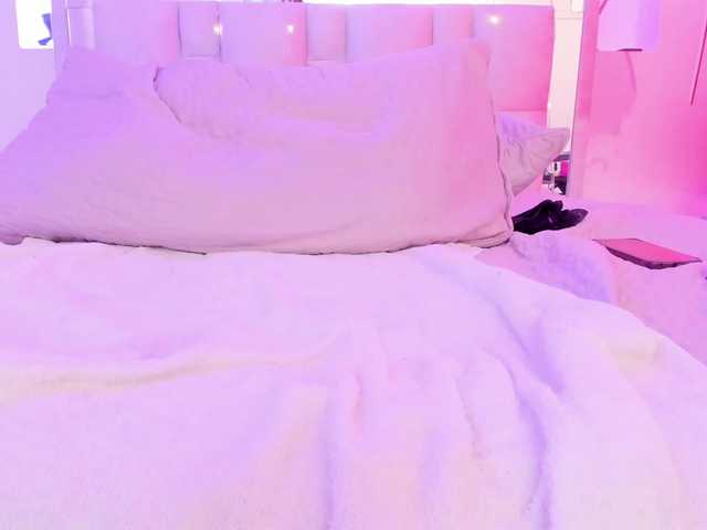 Saamii-robertss01's BongaCams show and profile