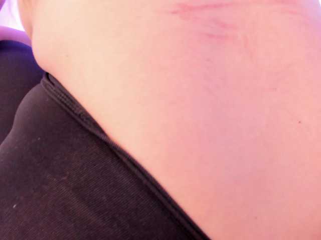 Saamii-robertss01's BongaCams show and profile