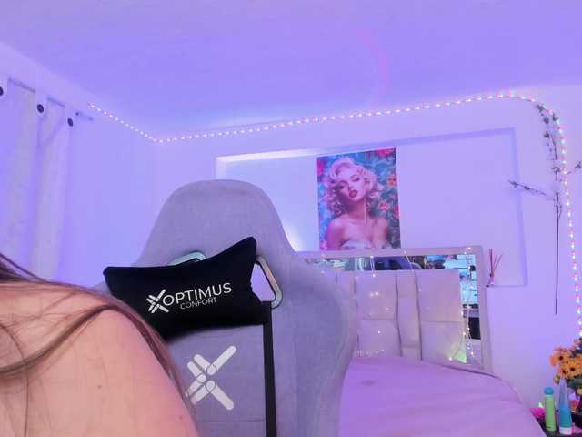 Saamii-robertss01's BongaCams show and profile