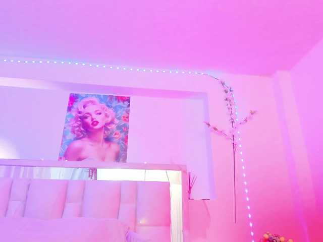 Saamii-robertss01's BongaCams show and profile