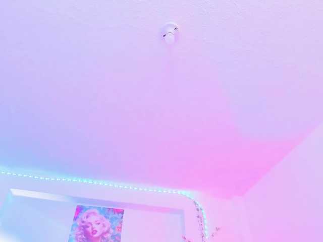 Saamii-robertss01's BongaCams show and profile