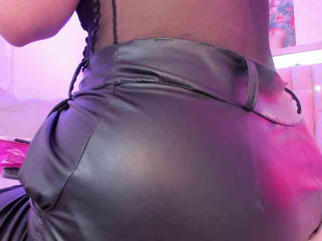 Saamii-robertss01 webcam