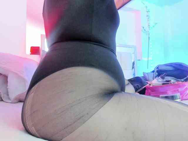 Saamii-robertss01 webcam