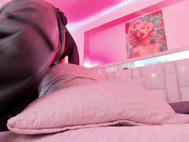 Saamii-robertss01 webcam