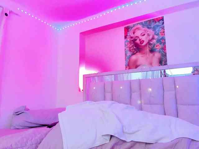 Saamii-robertss0... Live Webcam on BongaCams