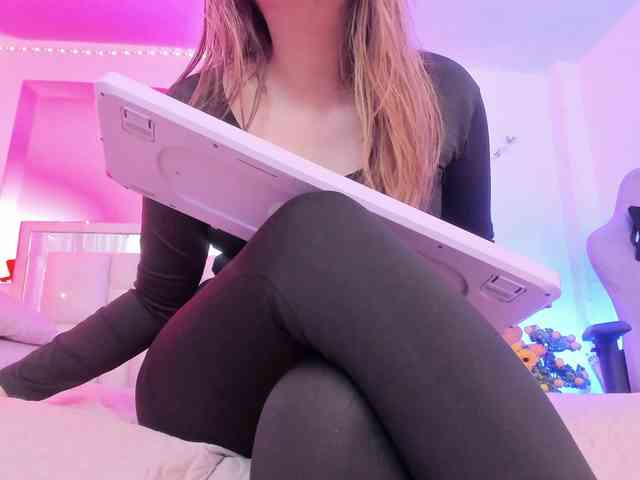 Saamii-robertss01 webcam