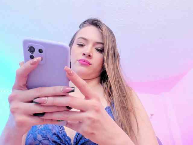 Saamii-robertss01 webcam