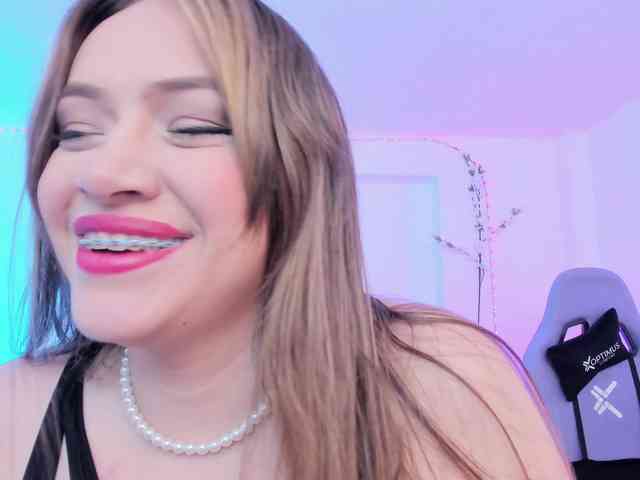 Saamii-robertss01 webcam