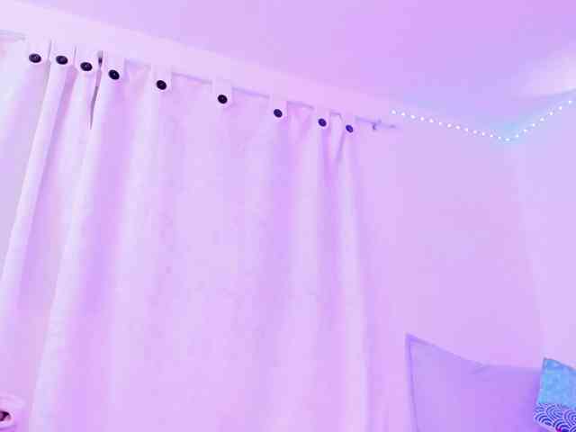 Saamii-robertss01 webcam