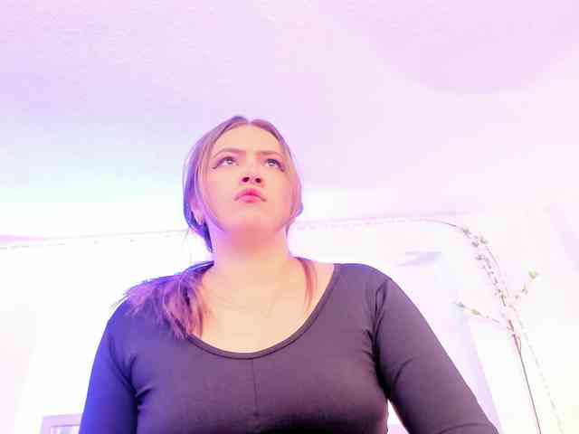 Saamii-robertss0... Live Webcam on BongaCams