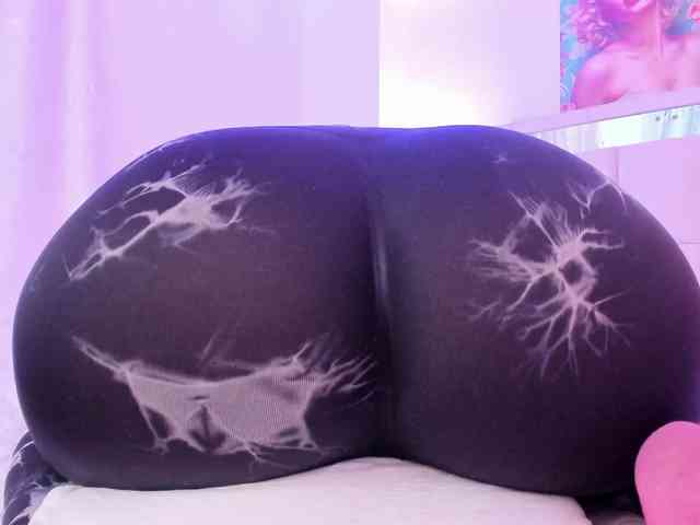 Saamii-robertss01 webcam