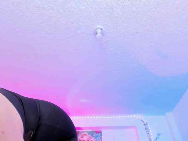 Saamii-robertss01 webcam