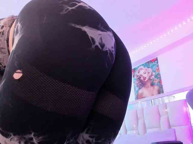 Saamii-robertss01 webcam