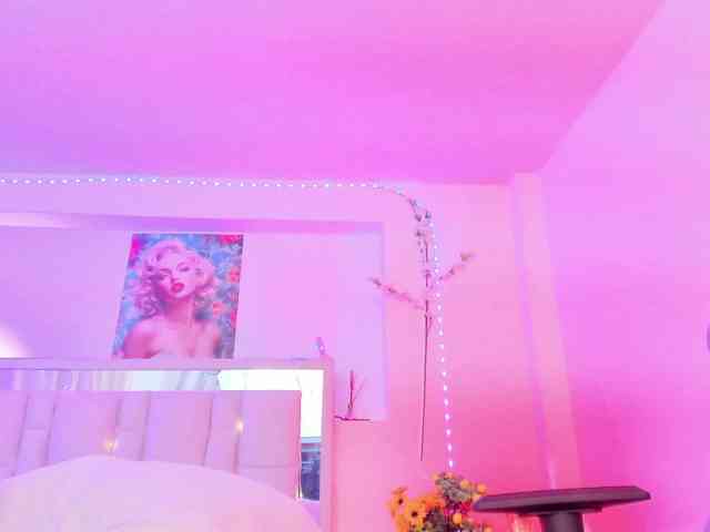 Saamii-robertss01 webcam