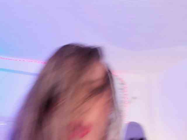 Saamii-robertss01 webcam