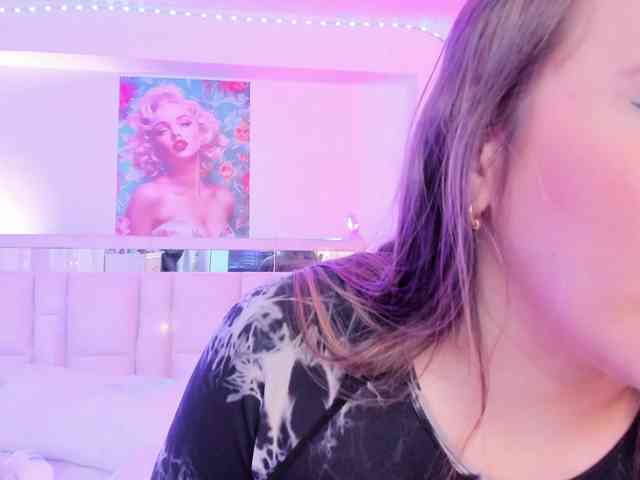 Saamii-robertss01 webcam