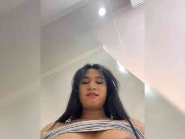 WomanOfYourDreams69 webcam