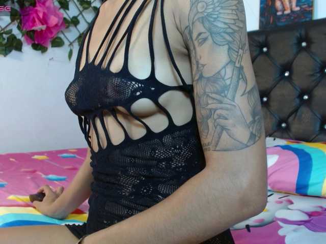 ameliejoness17's BongaCams show and profile