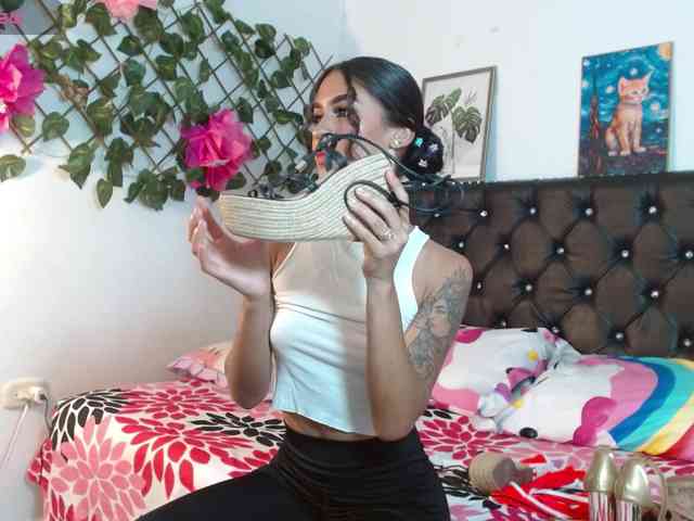 ameliejoness17 webcam