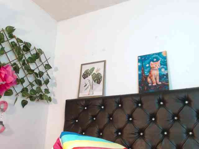 ameliejoness17 webcam