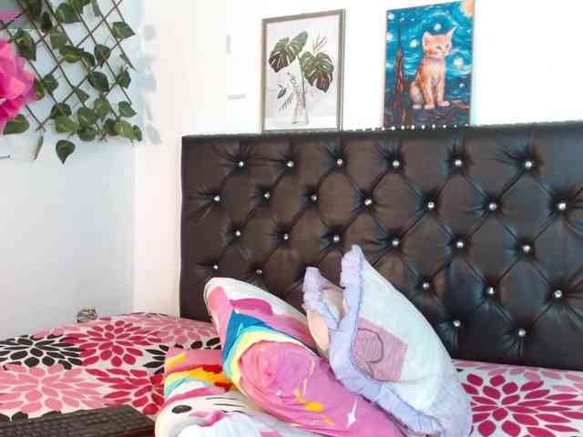 ameliejoness17 webcam