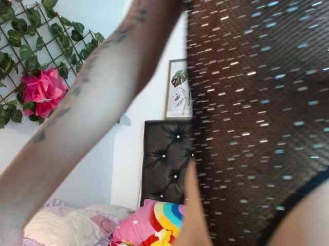 ameliejoness17 webcam