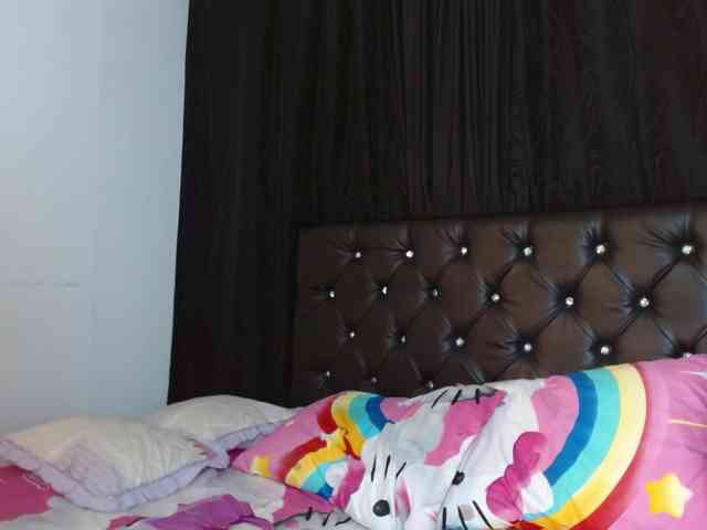 ameliejoness17 webcam