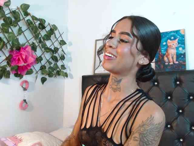 ameliejoness17 webcam