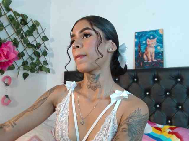 ameliejoness17 webcam