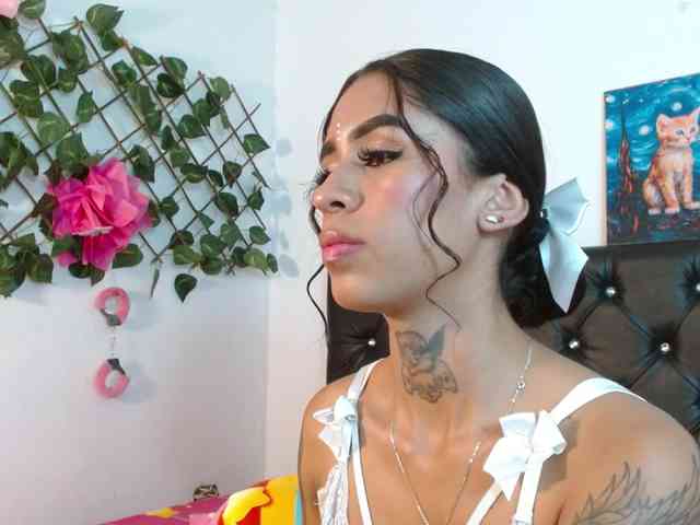 ameliejoness17 webcam