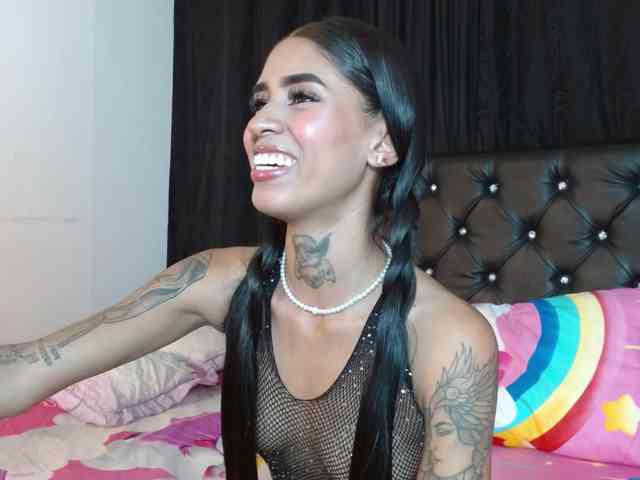 ameliejoness17 webcam