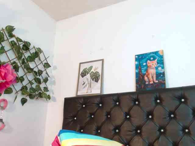 ameliejoness17 webcam