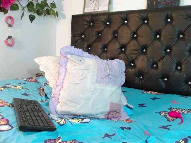 ameliejoness17 webcam