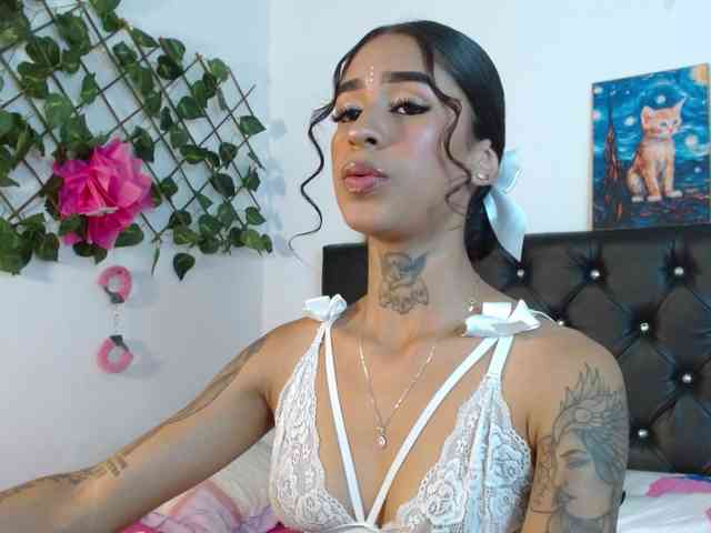 ameliejoness17 webcam