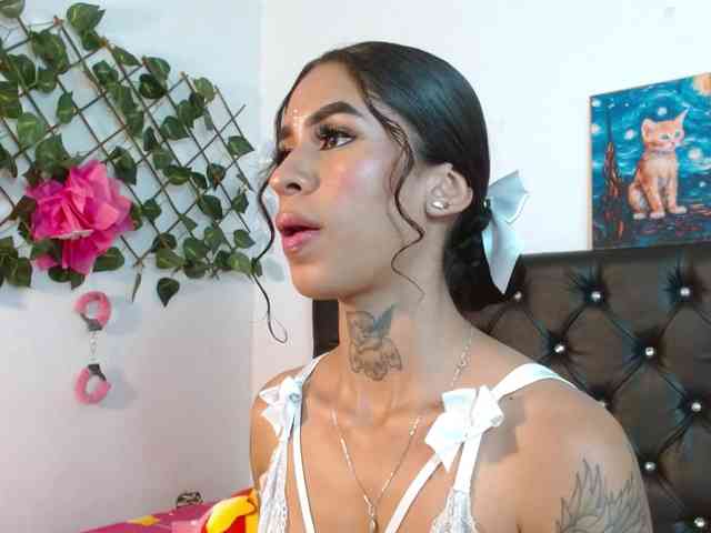 ameliejoness17 webcam