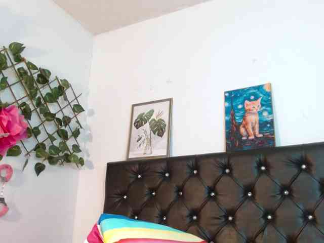 ameliejoness17 webcam