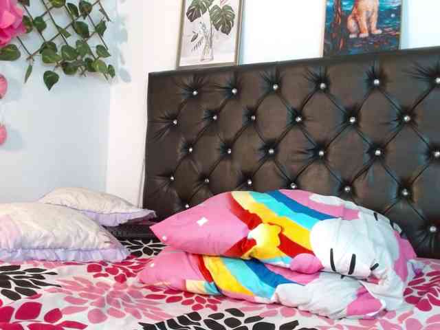 ameliejoness17 webcam