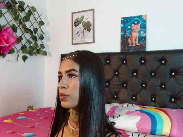 ameliejoness17 webcam