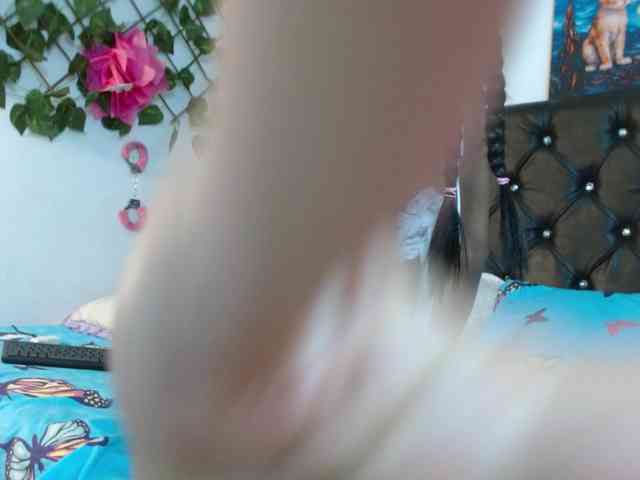 ameliejoness17 webcam